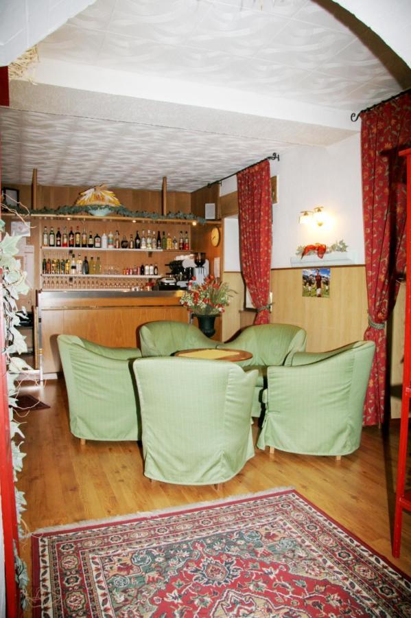 Albergo Garni Cavento ปินโซโล ภายนอก รูปภาพ