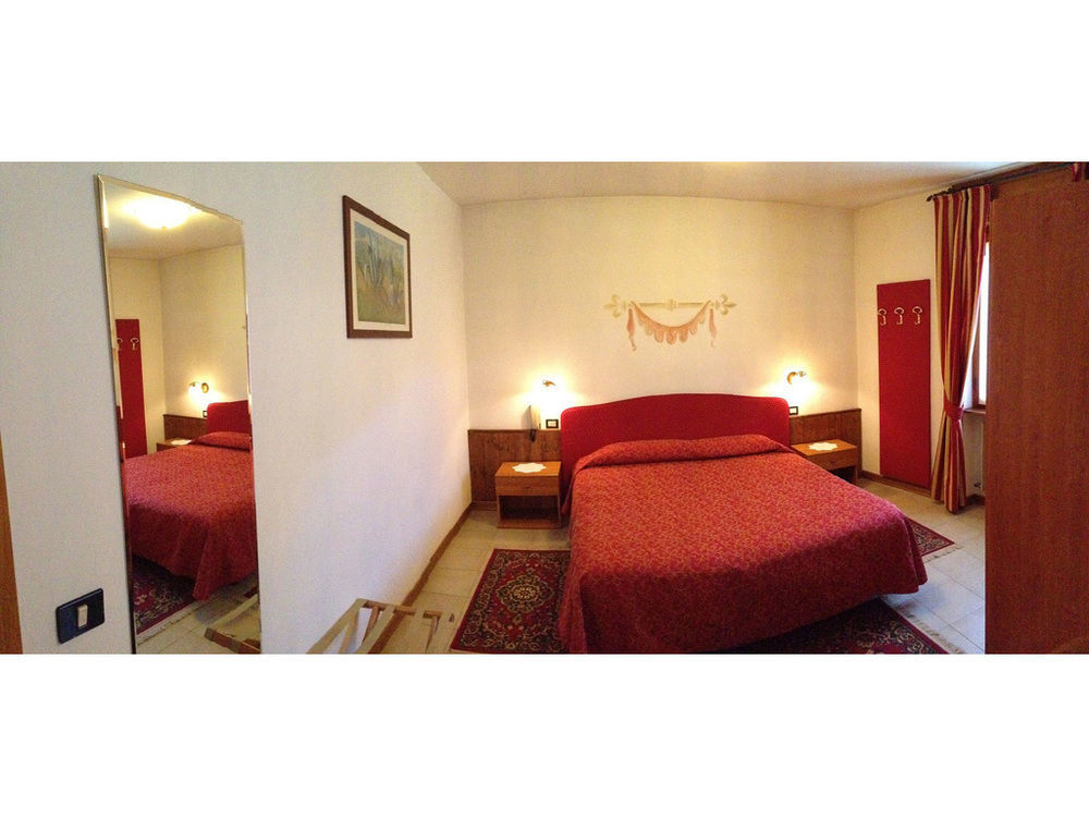 Albergo Garni Cavento ปินโซโล ภายนอก รูปภาพ